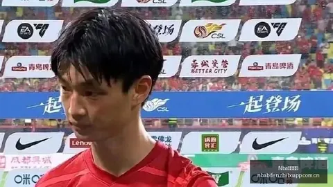 耐克电竞鞋热销，街头时尚风潮涌动